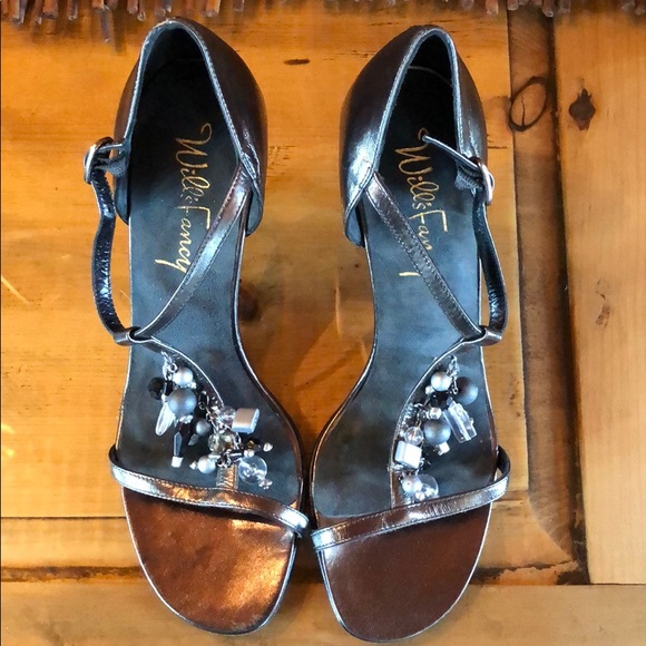 Will’s Fancy Metallic T-Strap Heel - Picture 7 of 7